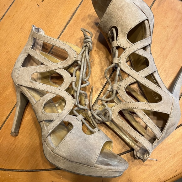 Nude platform sandals size 8 1/2 - Picture 6 of 6